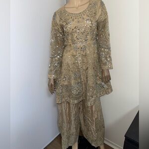 Beautiful Pakistani gharara outfit! All brand new!!